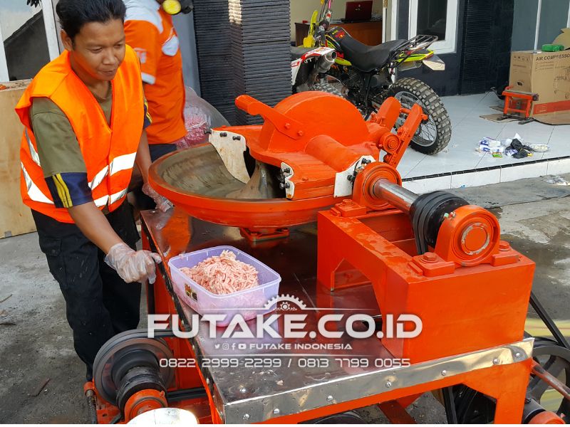 Mesin Giling Daging Dan Pembuat Adonan Bakso Futake Indonesia