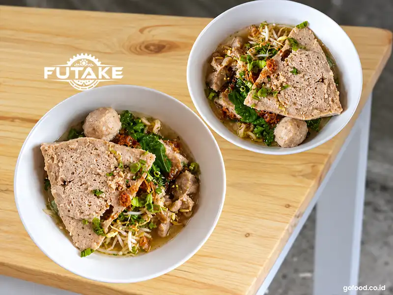 bakso bentuk segitiga yang mempunyai tiga sisi yang sama dan cocok untuk yang suka geometri