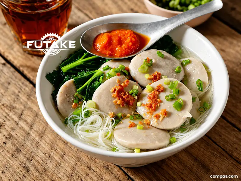 bakso gepeng dengan permukaan luas dan halus dengan kesan patty mini